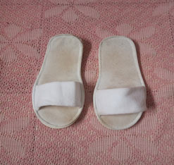 BATHROOM SLIPPERS